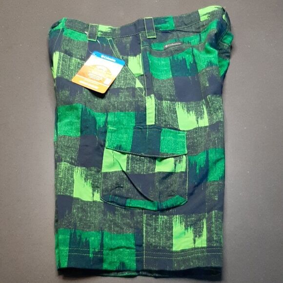 NWT Columbia Green Checkered Youth Board Shorts - Picture 15 of 15